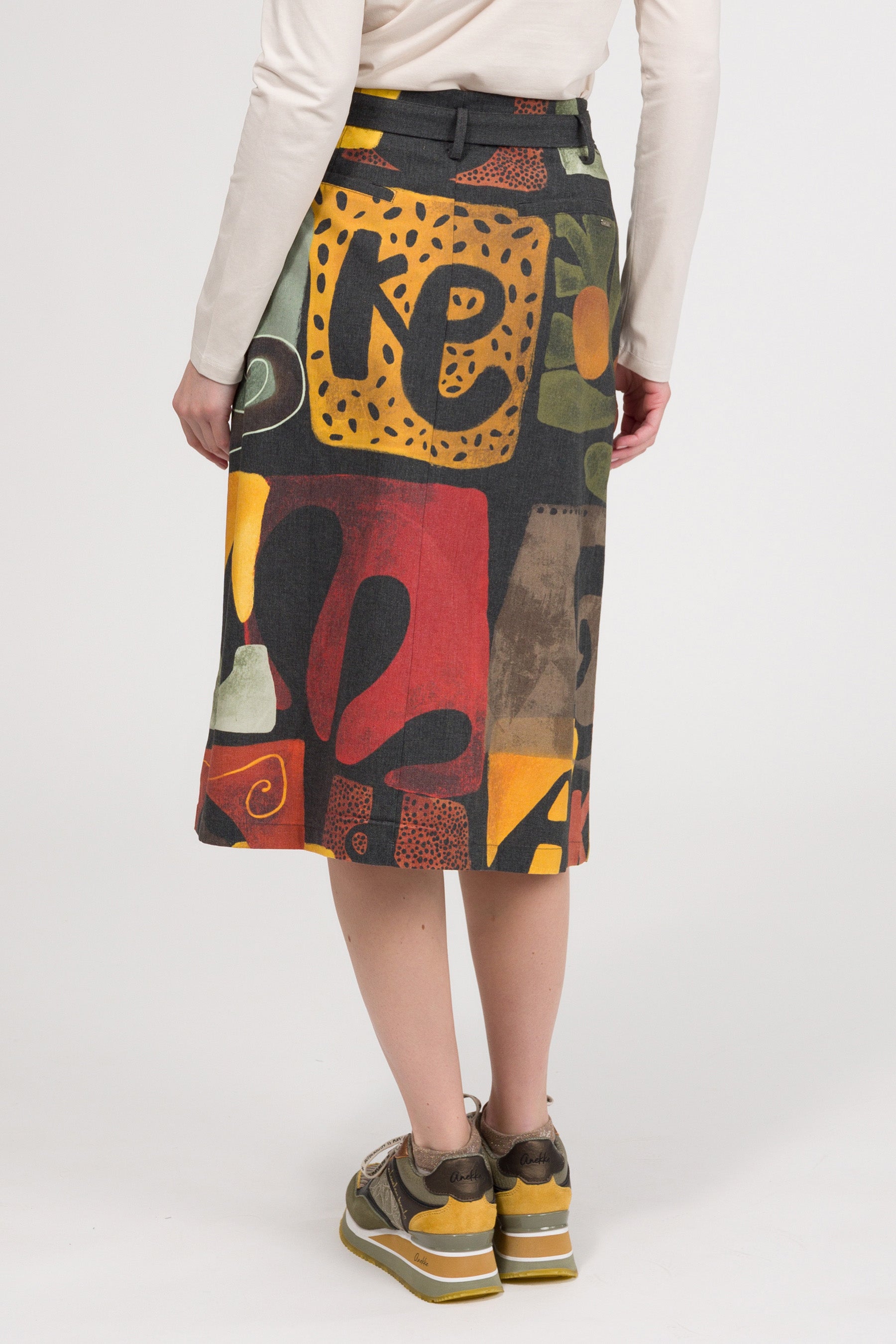 Buttoned skirt Amphora