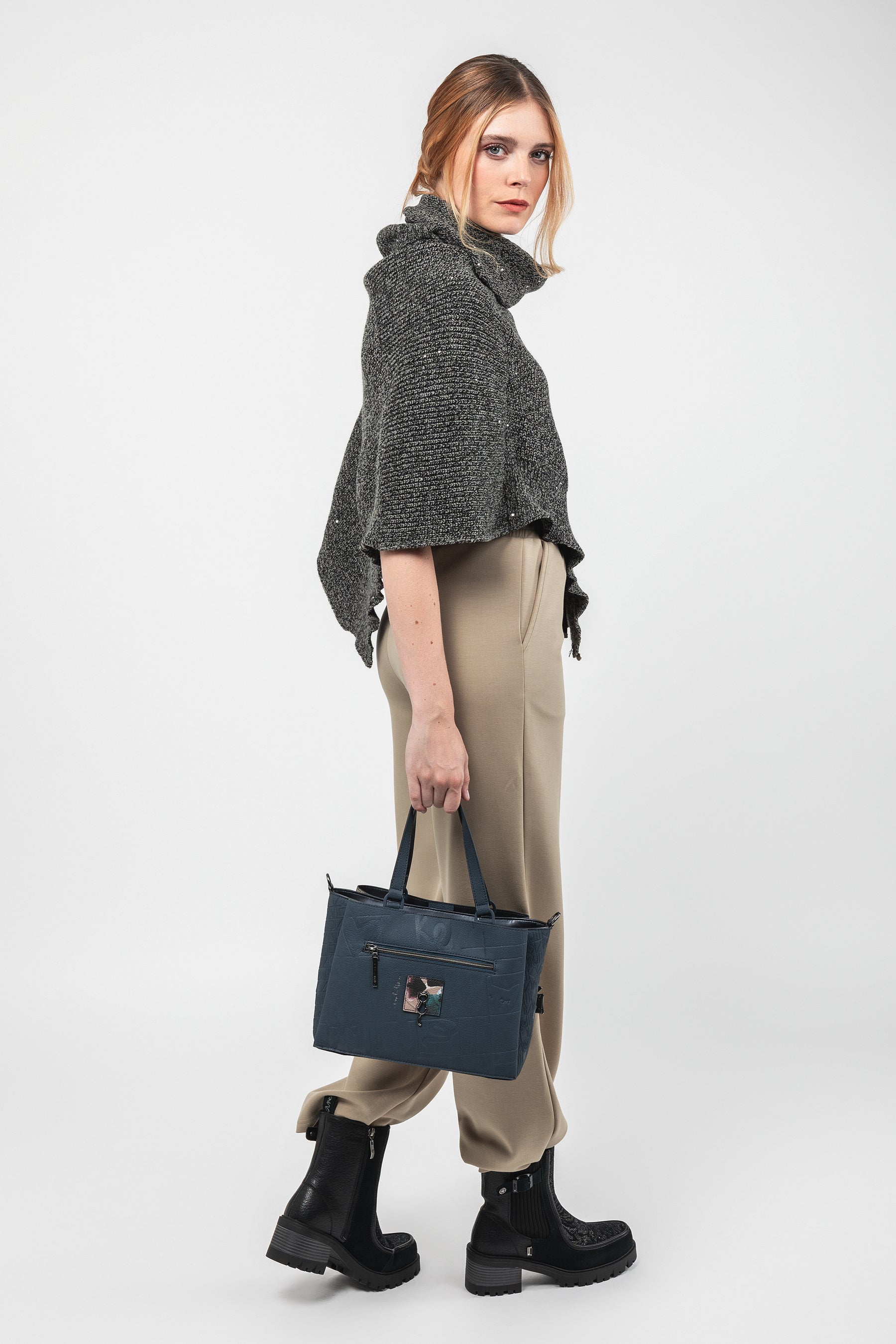 Evolution handbag with shoulder strap
