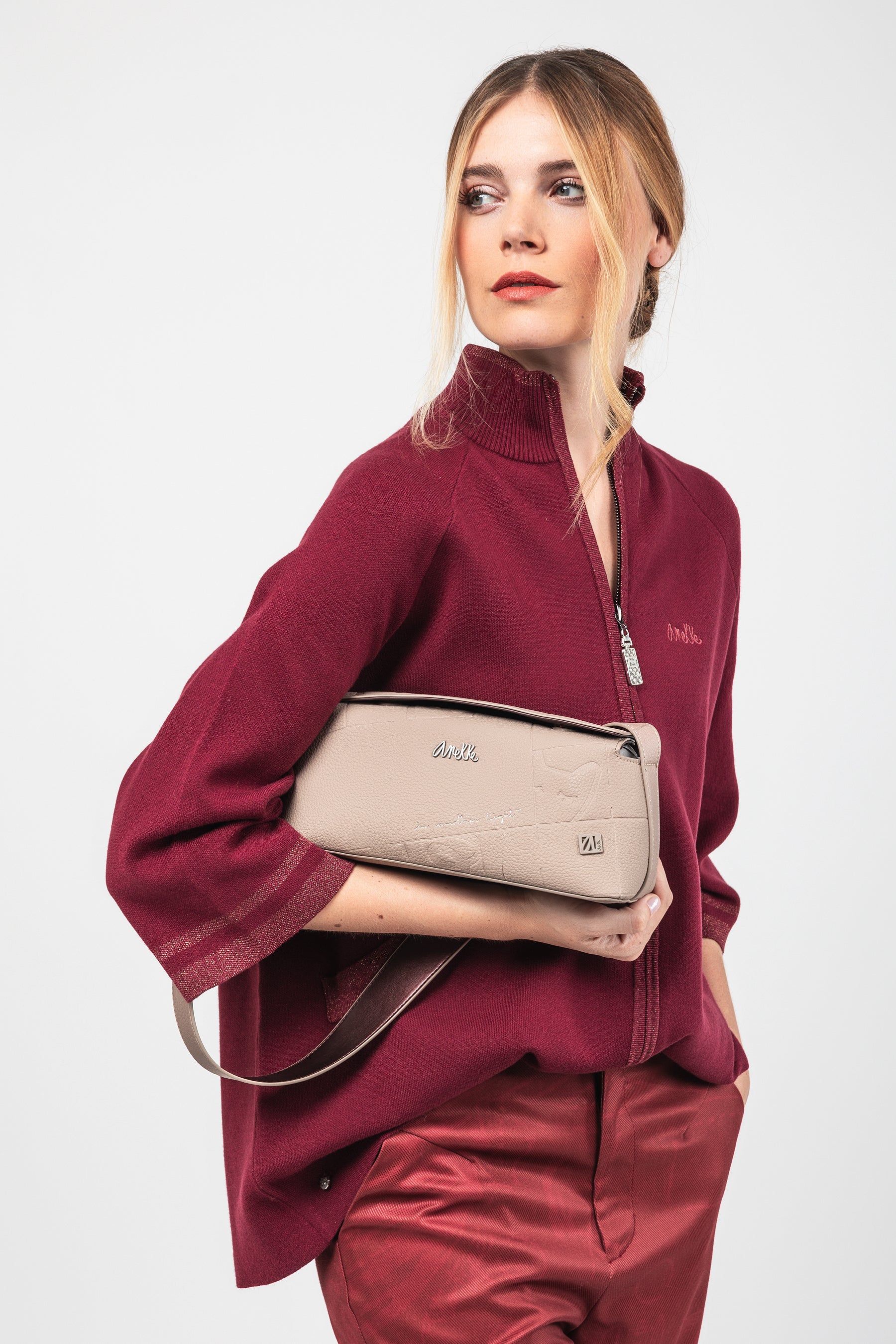 Evolution elongated medium bag