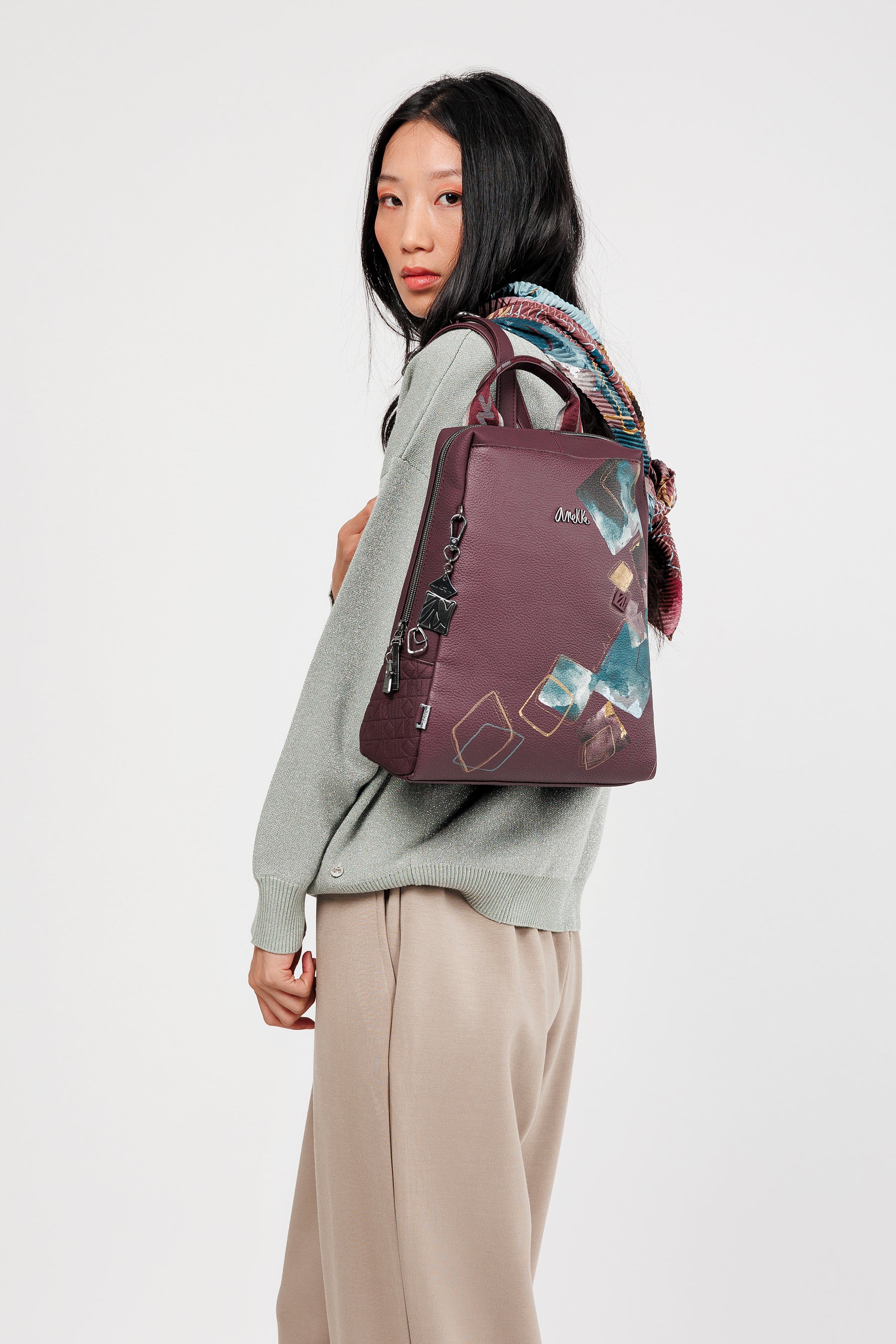 Evolution backpack for leisure use