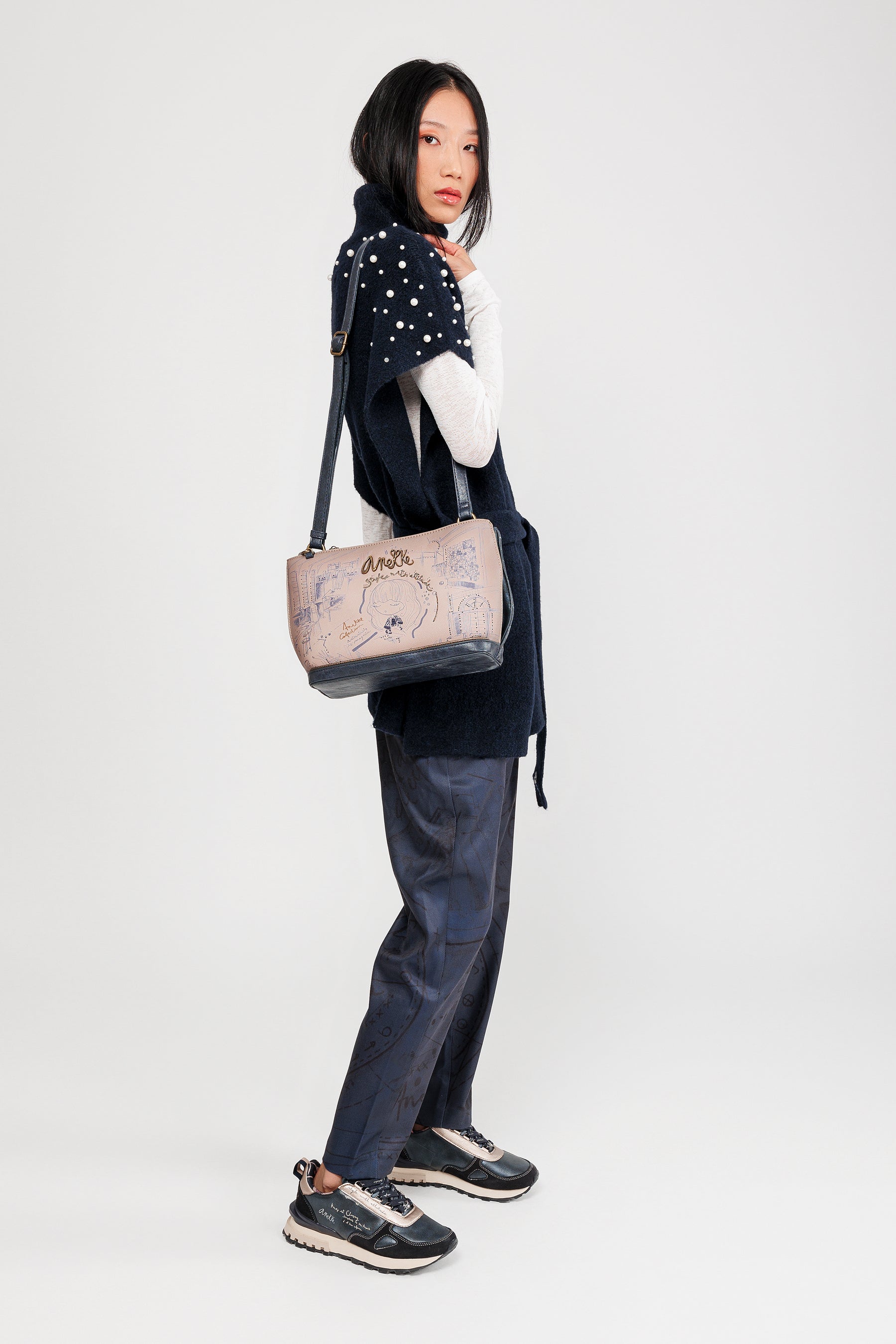 Studio medium crossbody bag