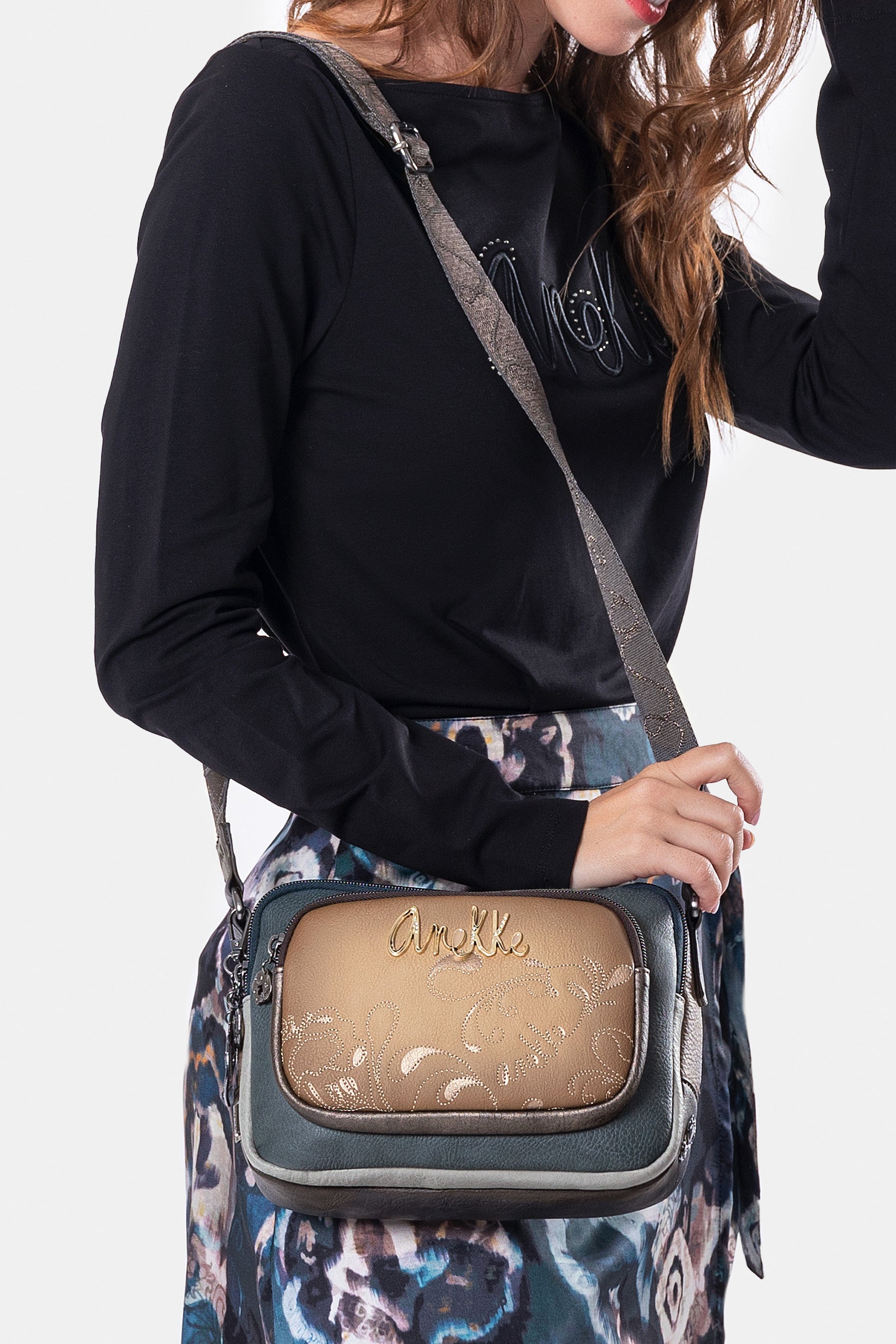 Manifesto 2-compartment crossbody bag
