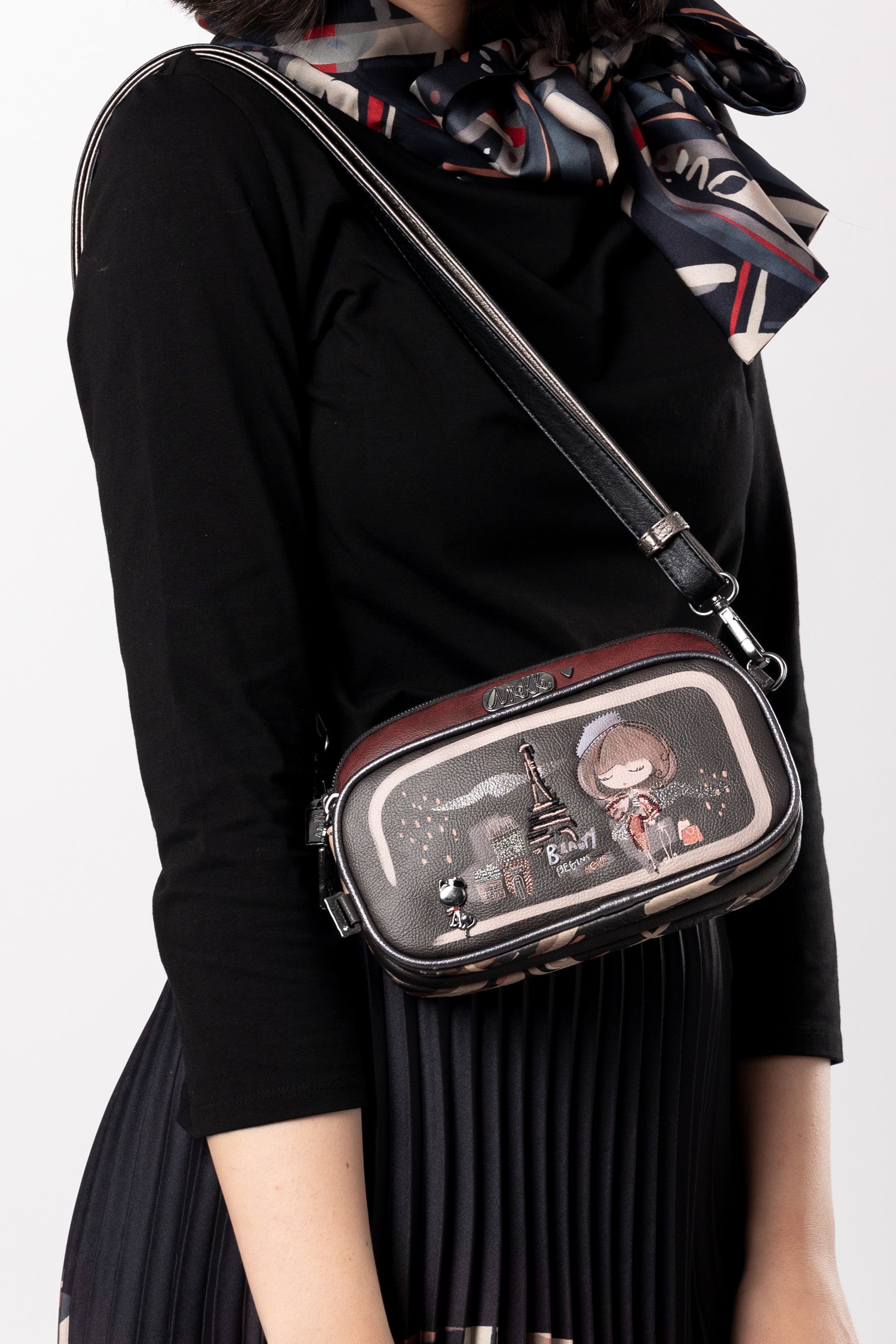 Mademoiselle crossbody bag with front pocket