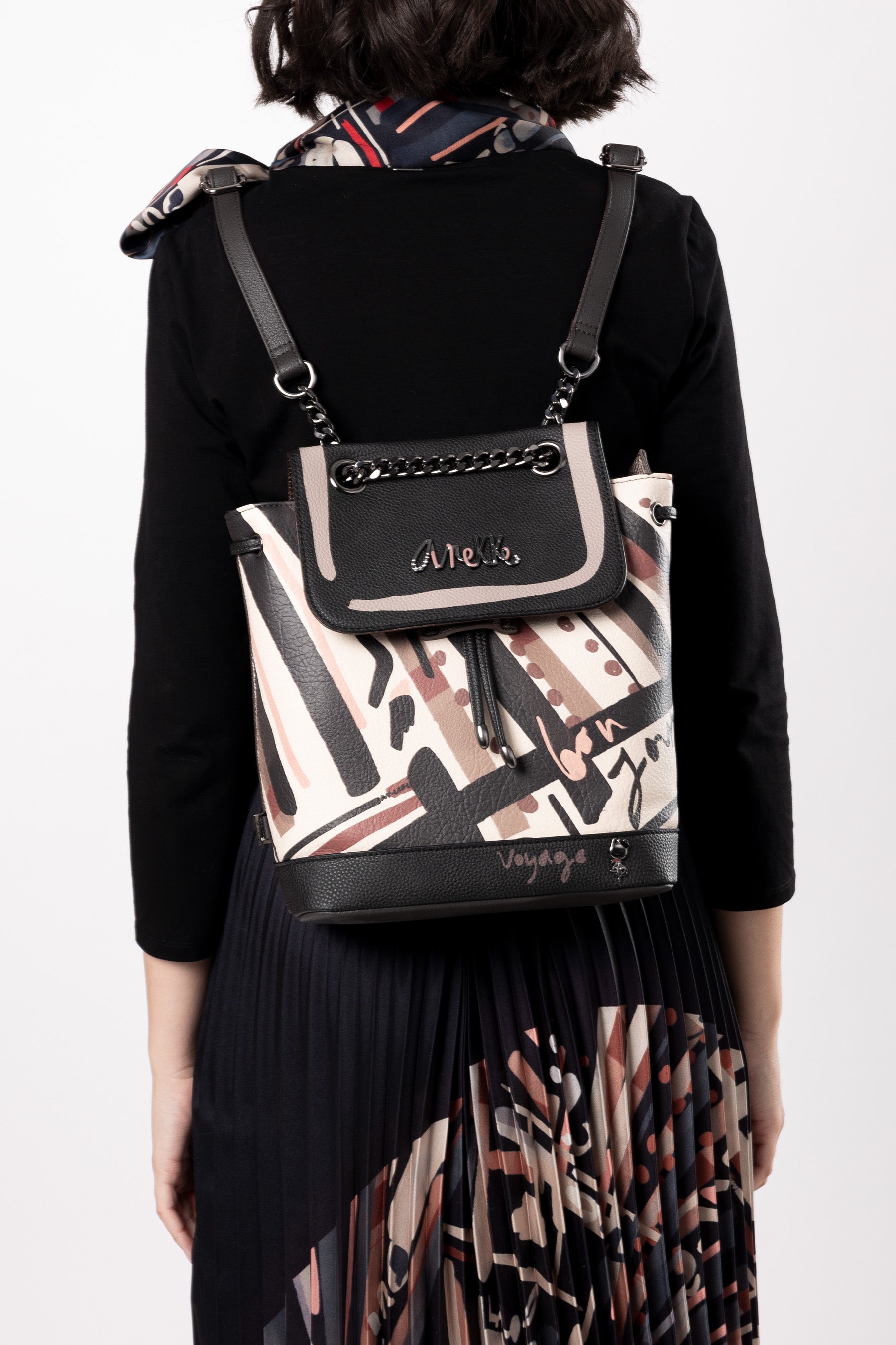 Parisian flap backpack