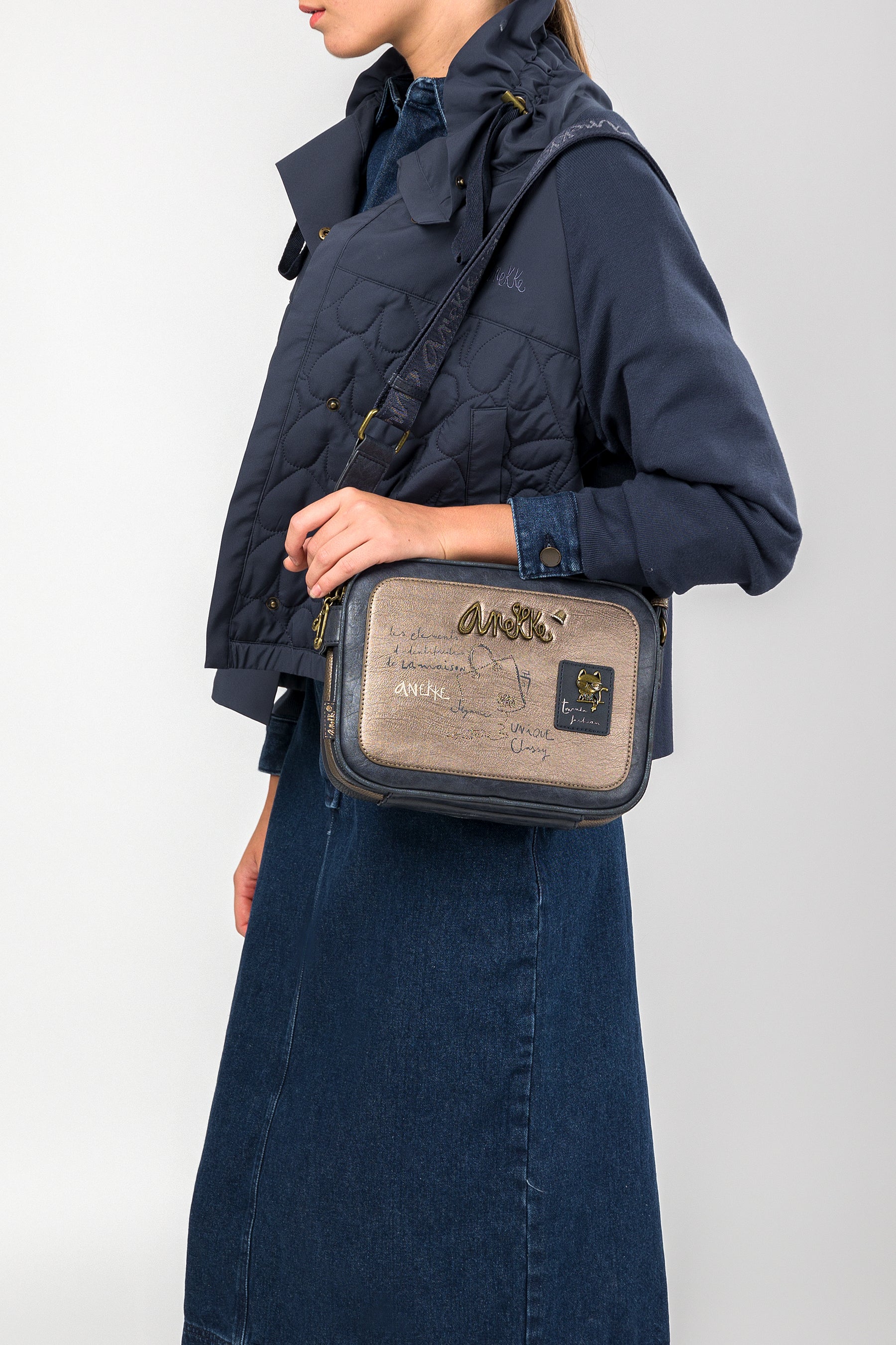 Boutique 3-compartment crossbody bag