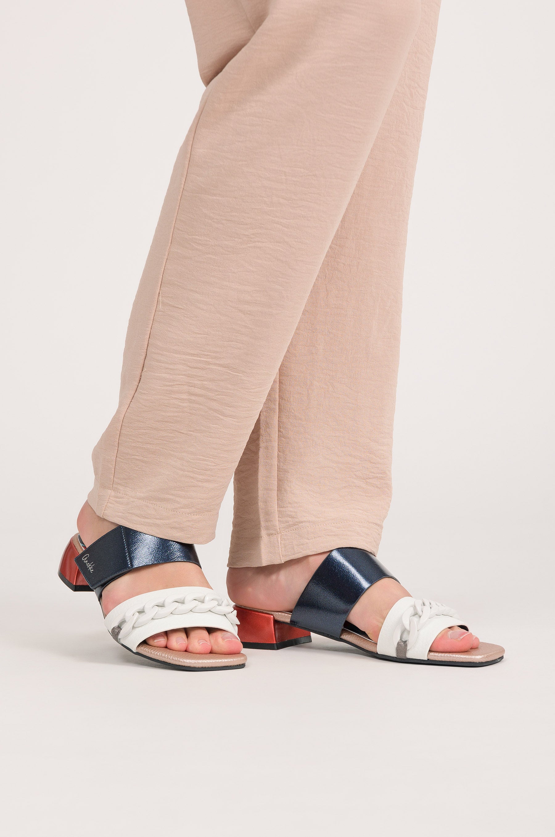 Eikon heeled sandals with chain links