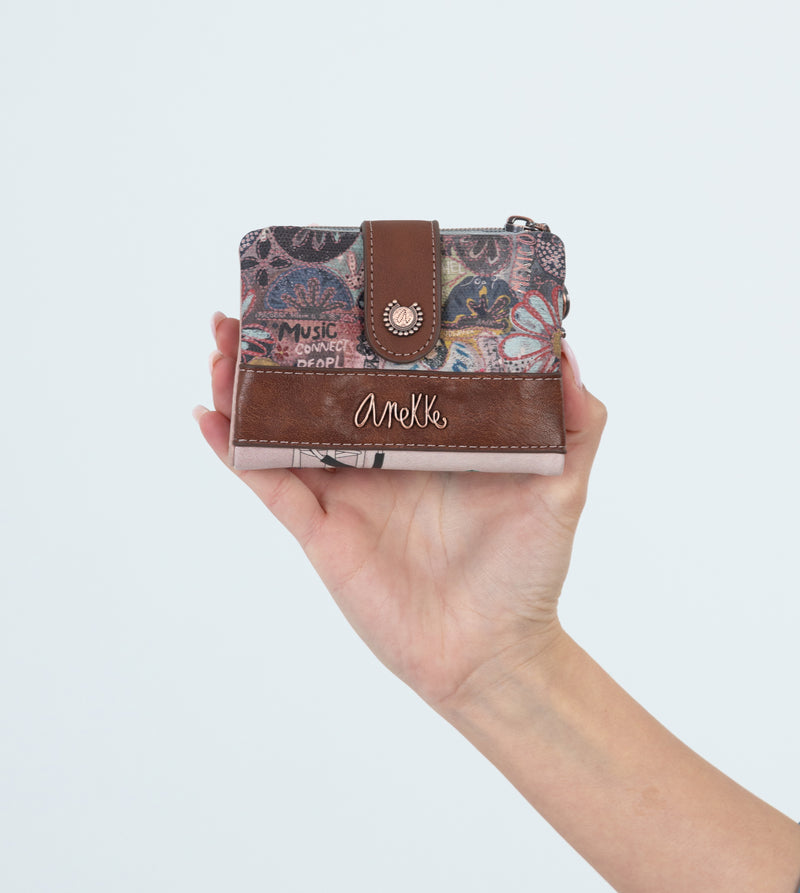 Ixchel Small wallet with a zip