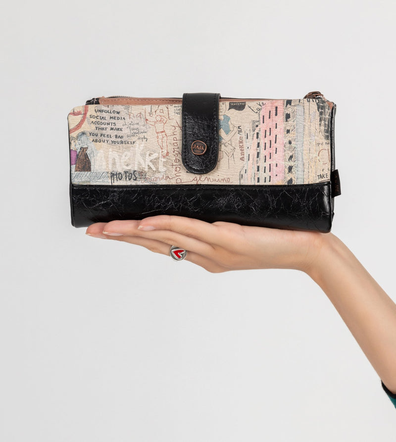 City Moments large flexible wallet